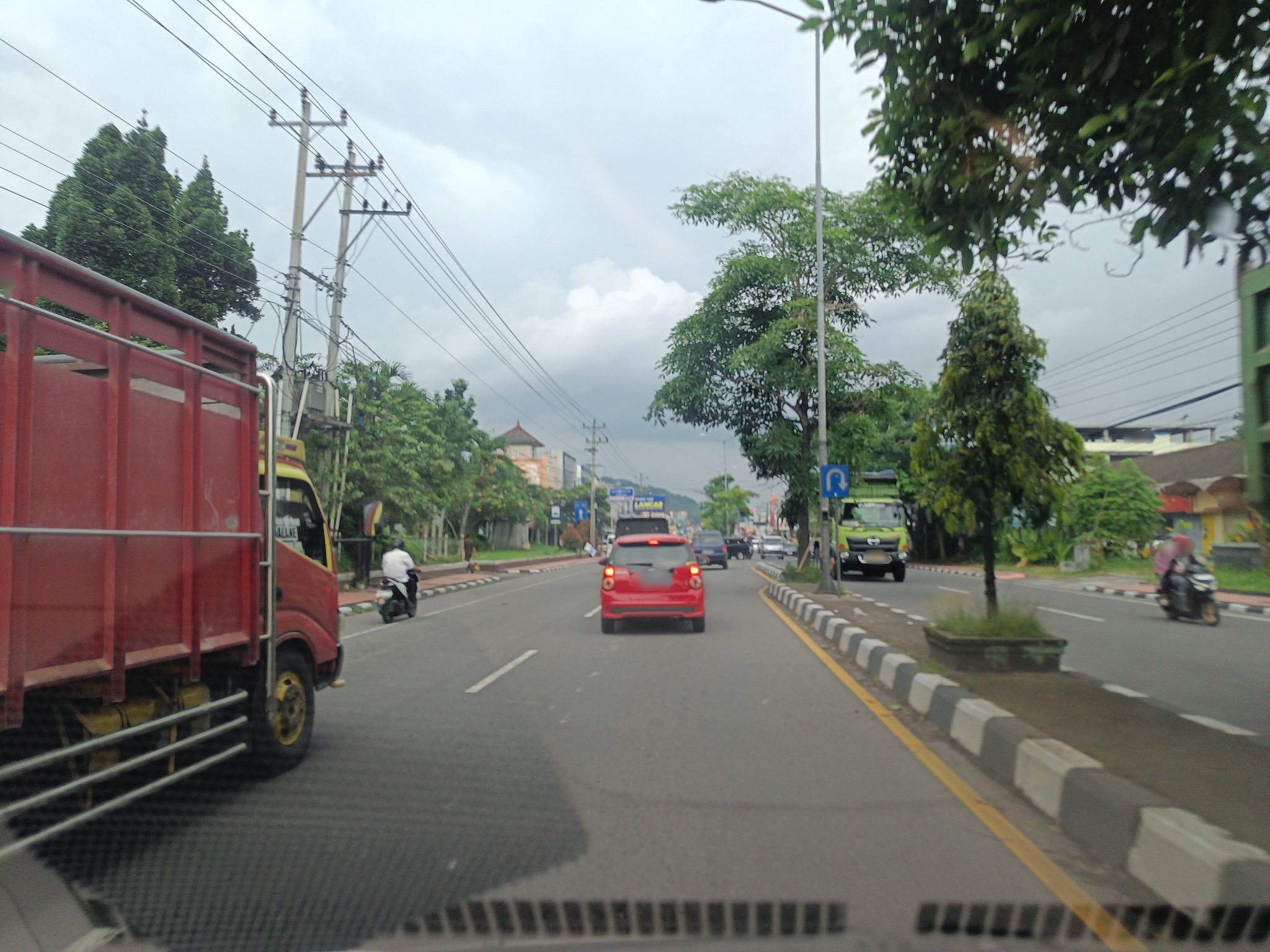 Street view of Mertoyudan