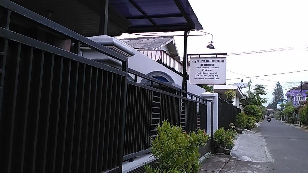 Street view of Genteng