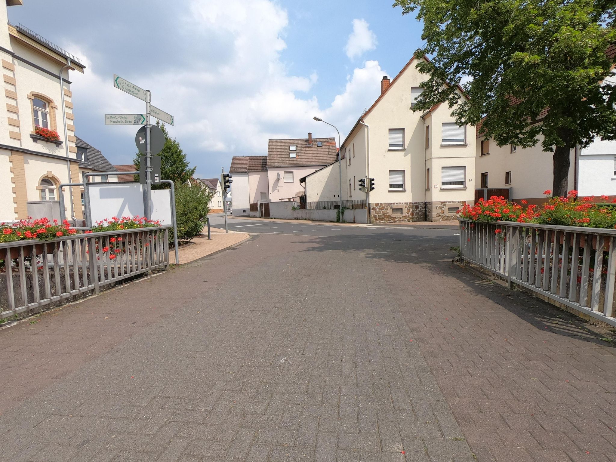 Street view of Heuchelheim