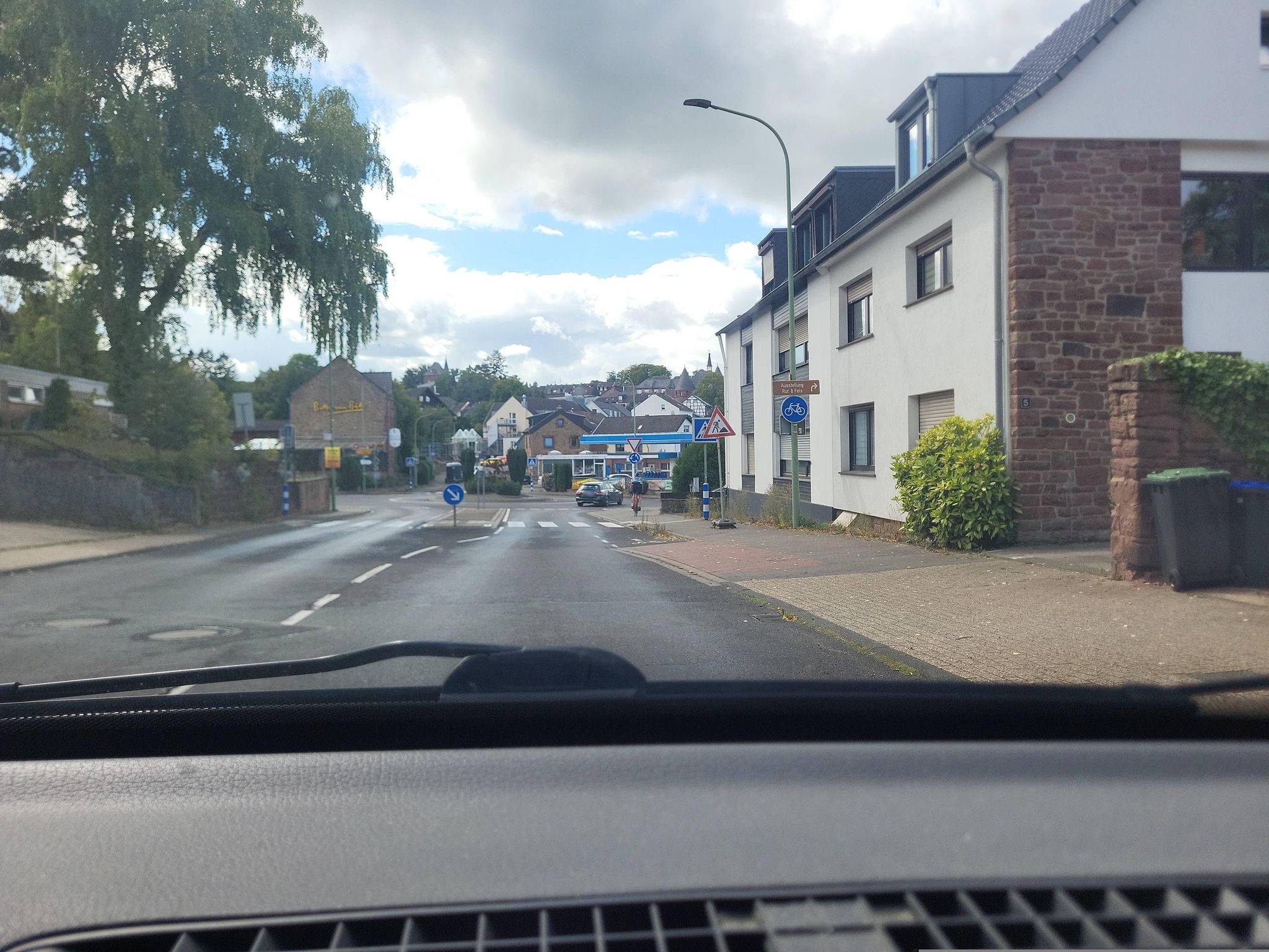 Street view of Nideggen