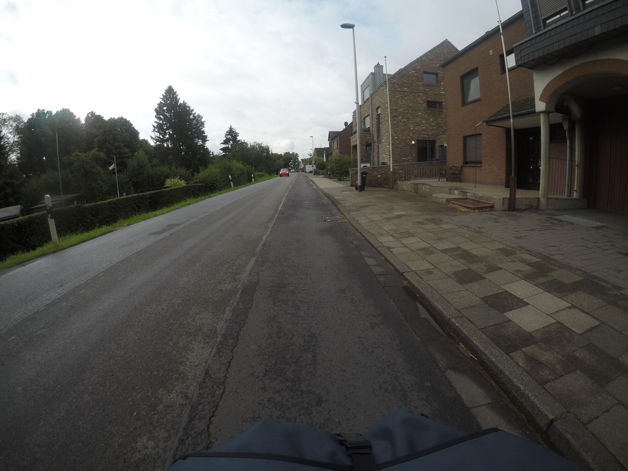 Street view of Zons