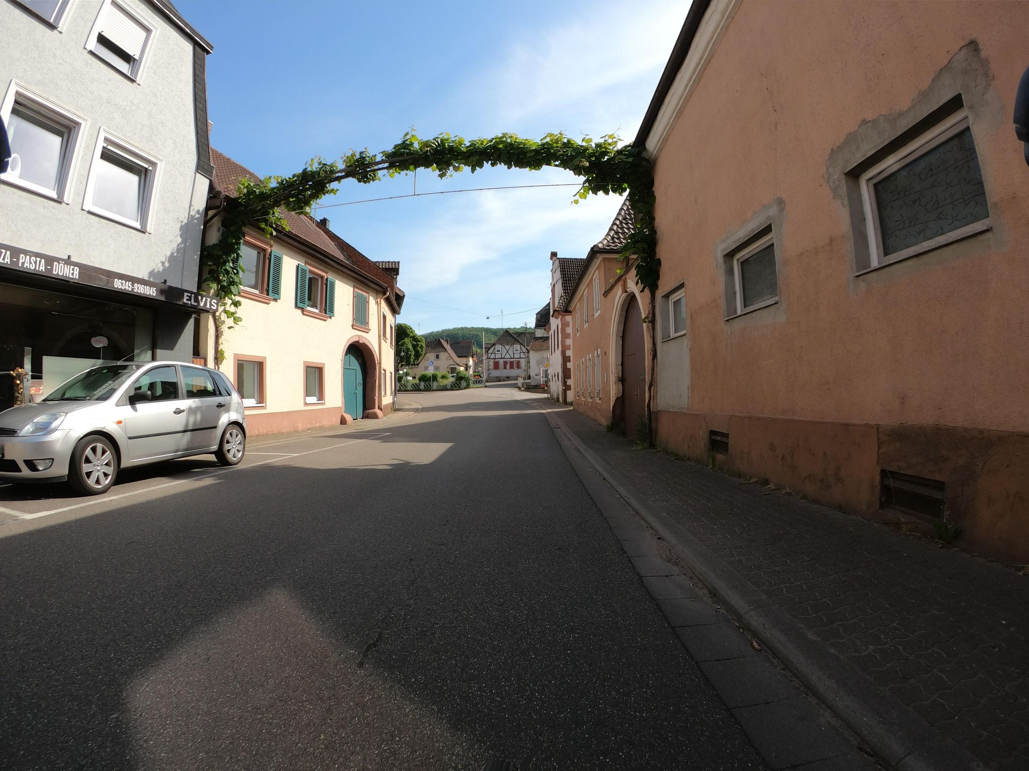 Street view of Albersweiler