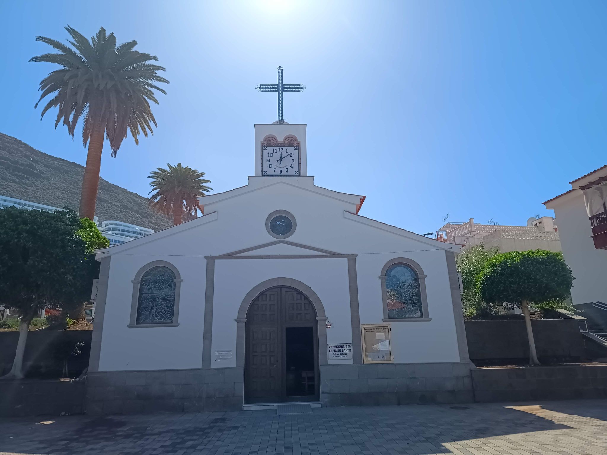 Street view of Los Gigantes