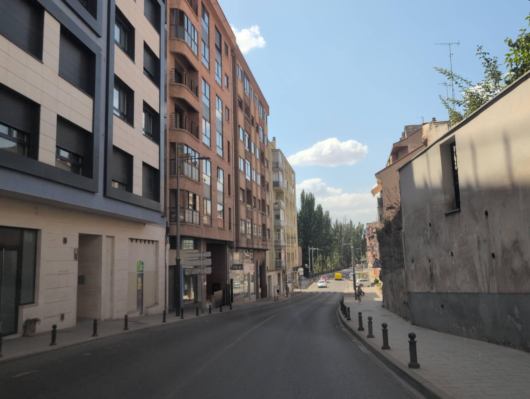 Street view of Aranda de Duero
