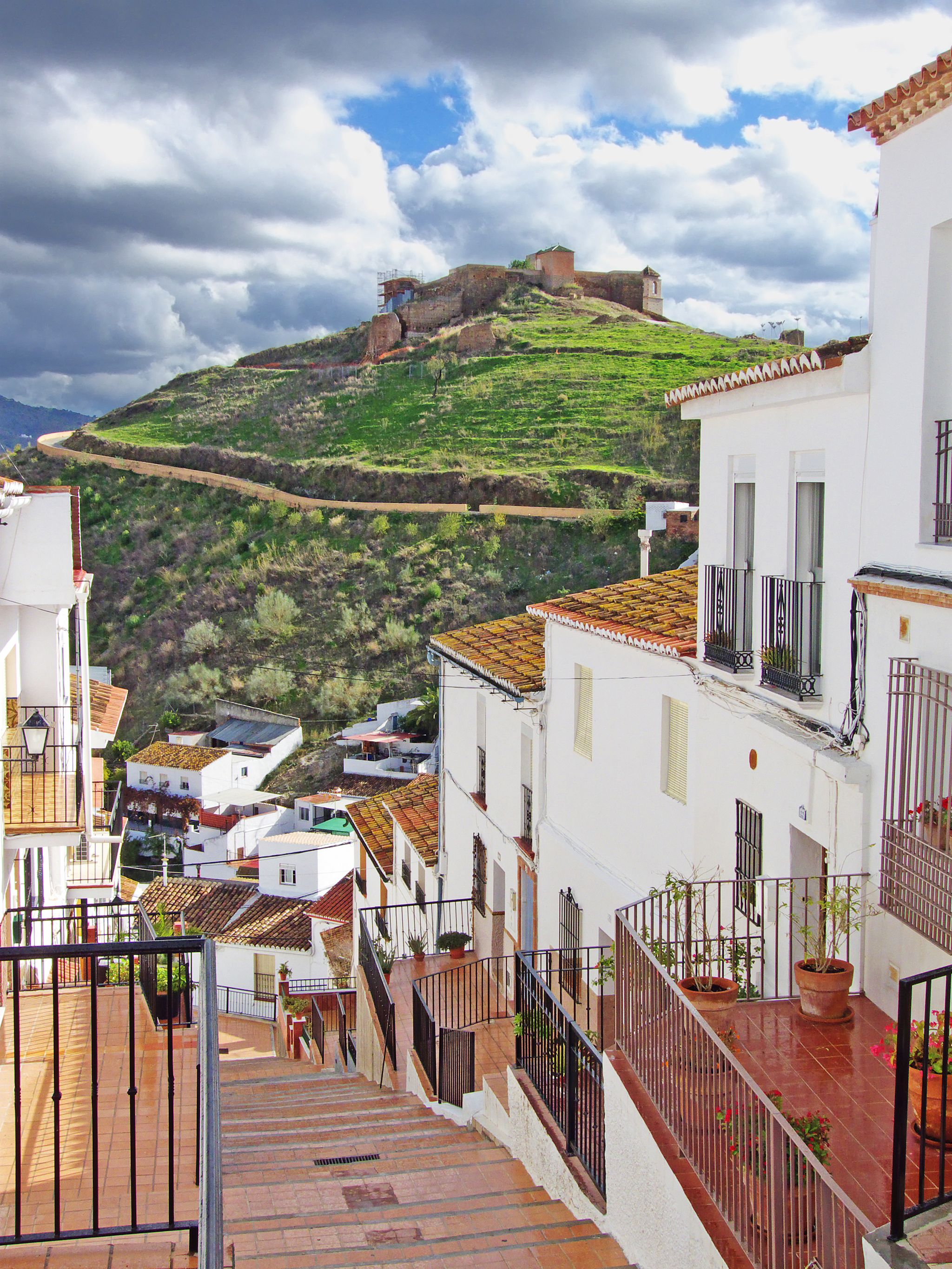 Street view of Alora