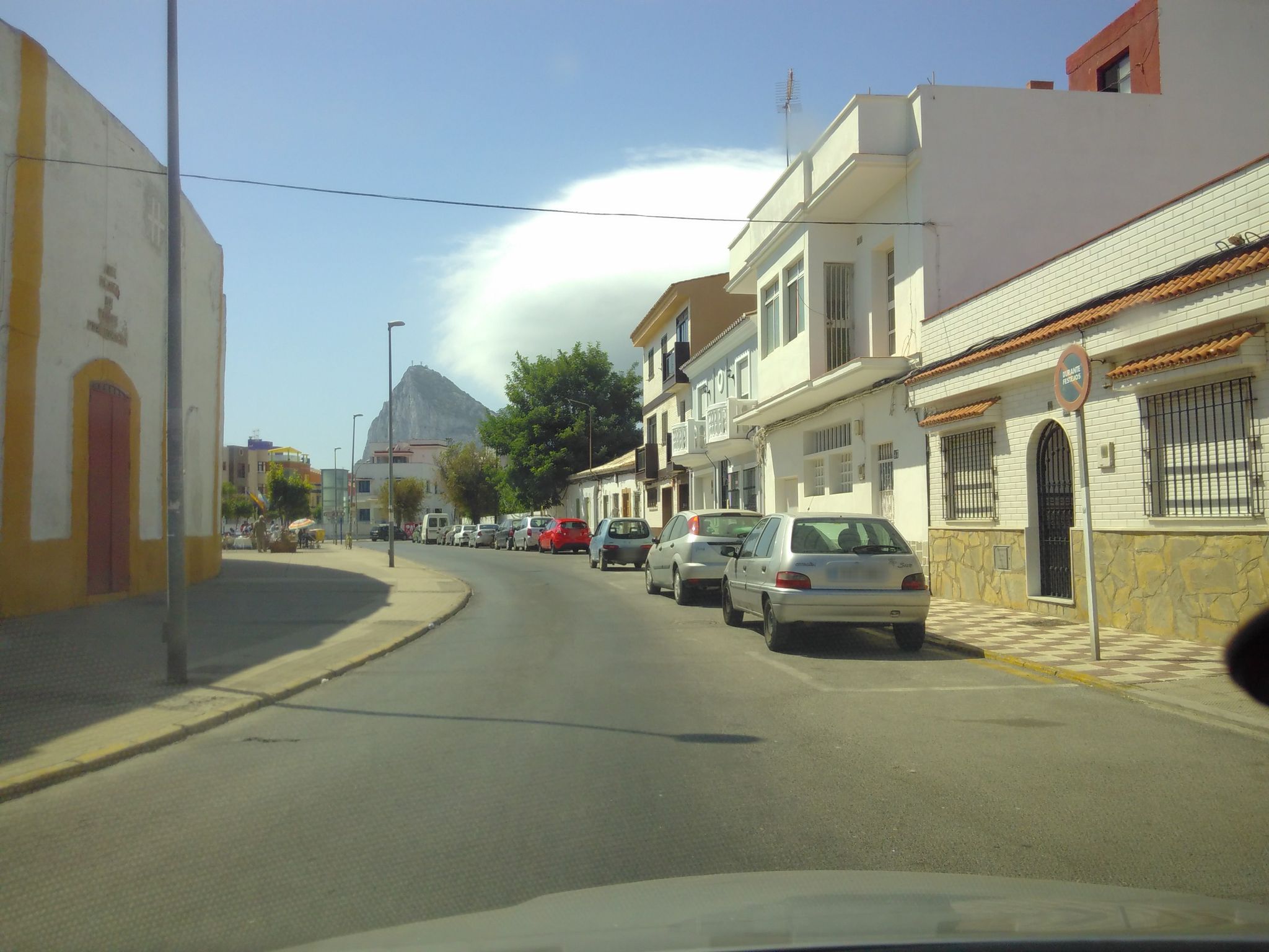 Street view of La Línea de la Concepción
