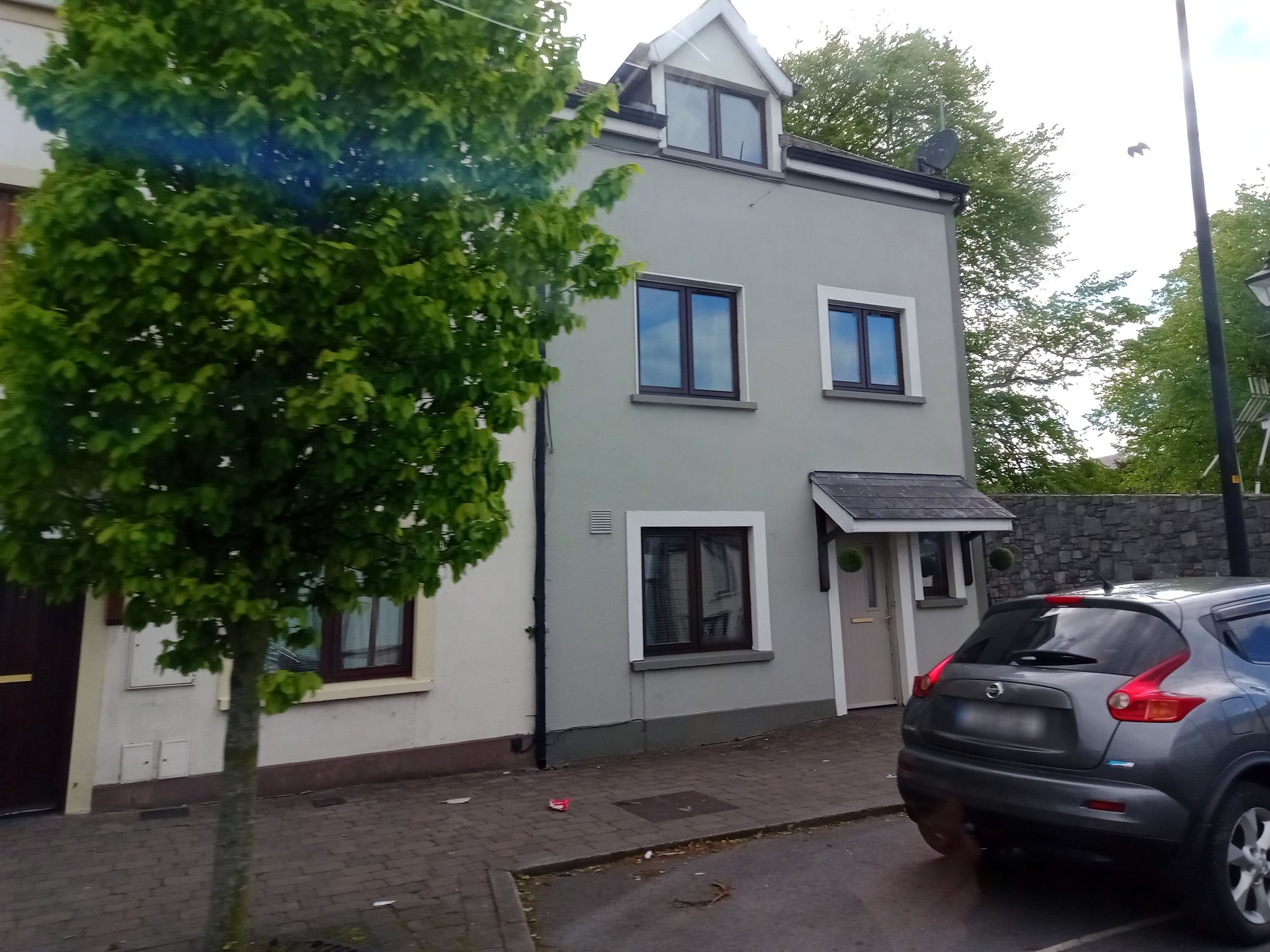 Street view of Cashel
