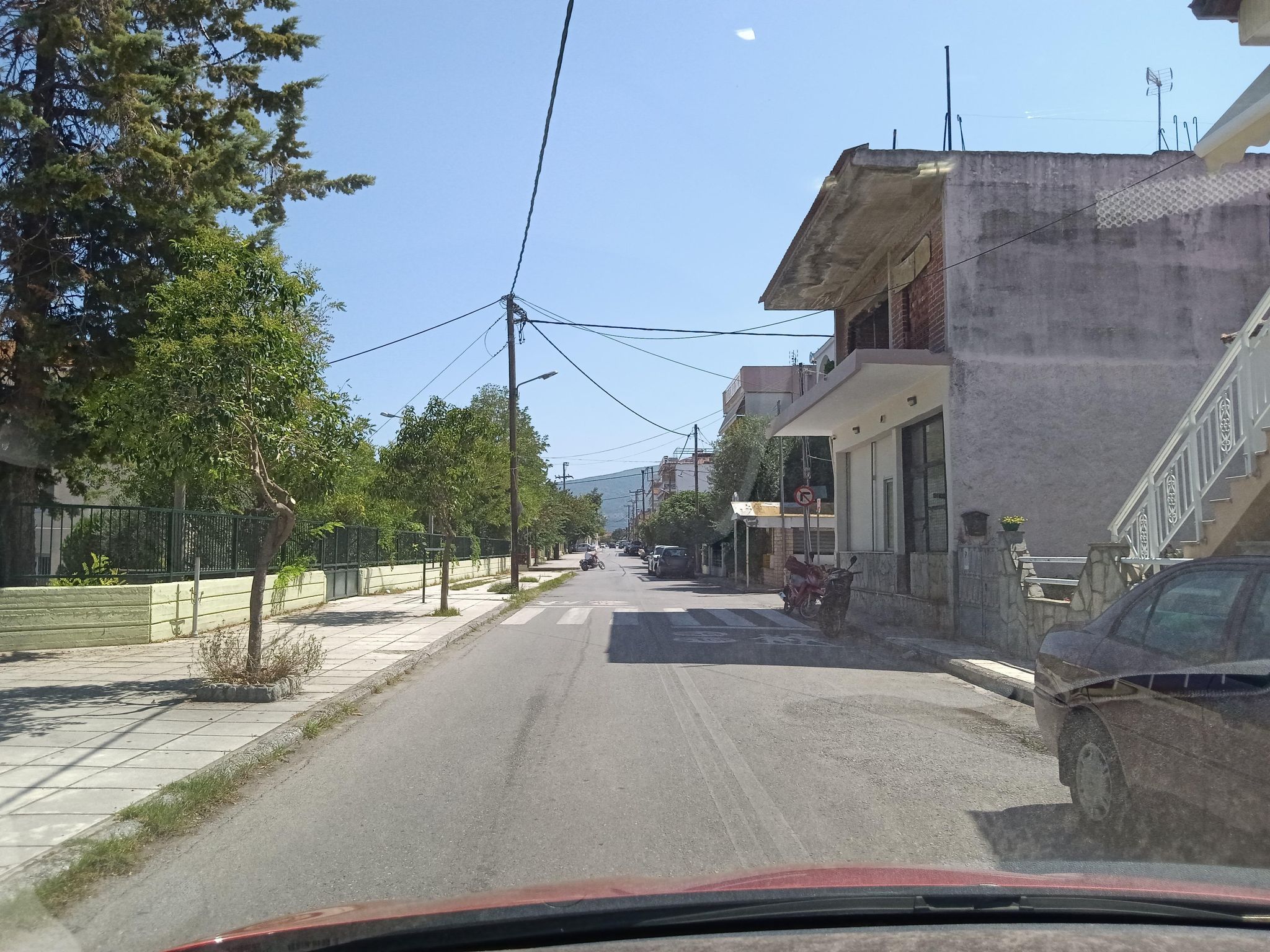 Street view of Leptokaryá