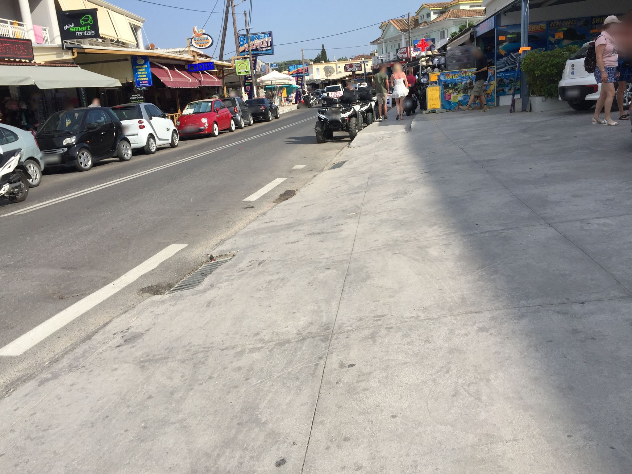 Street view of Plános