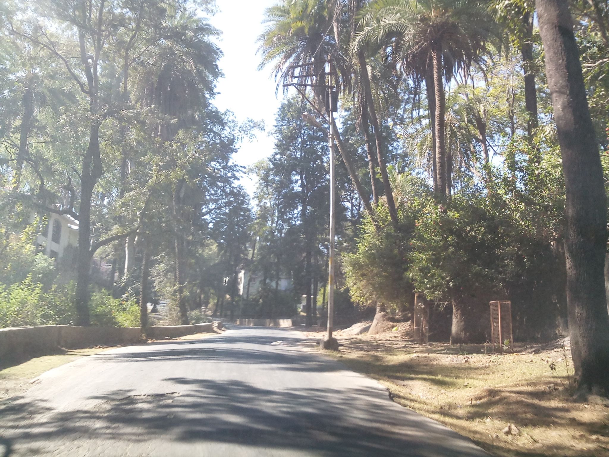 Street view of Ābu