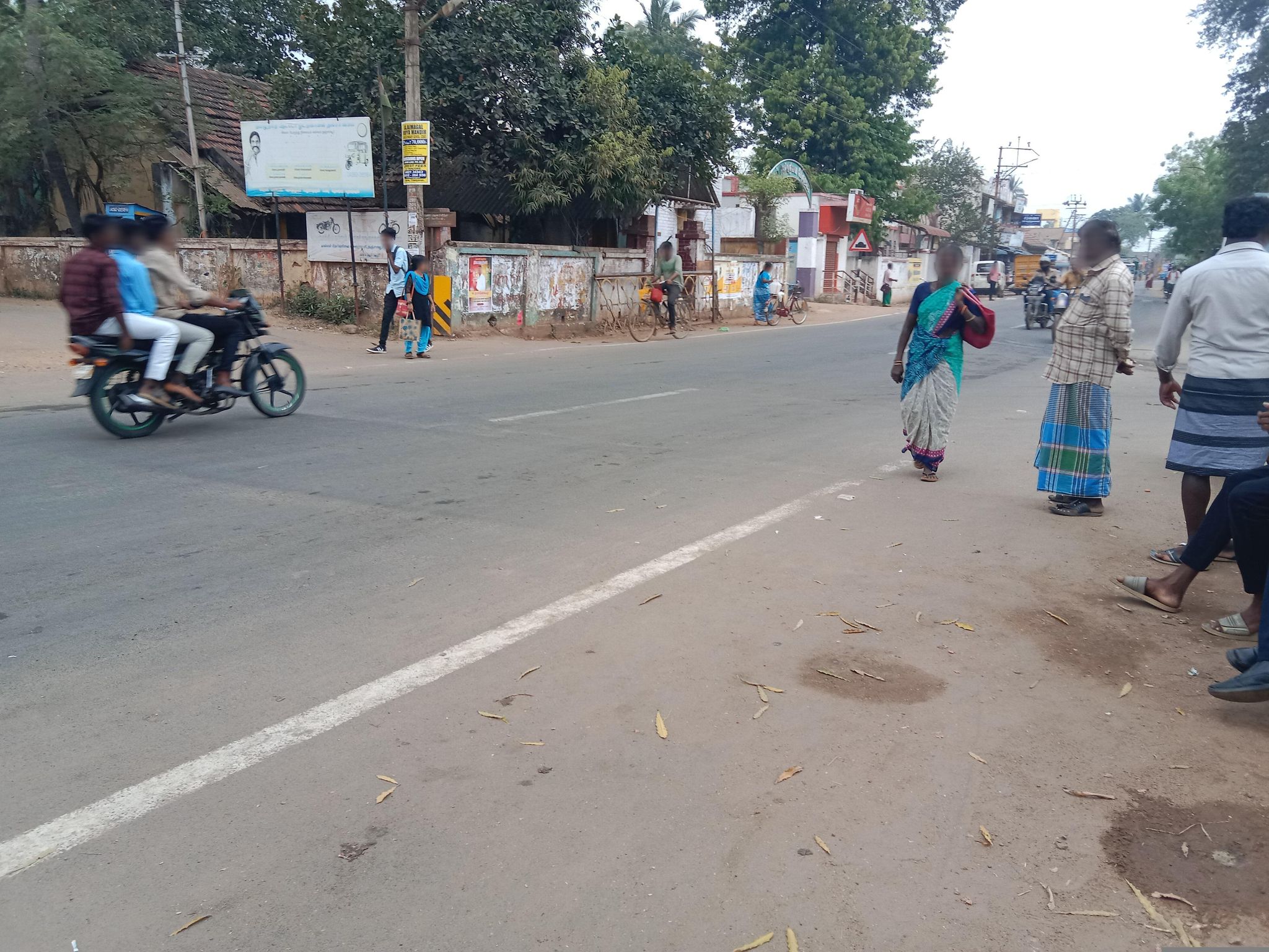 Street view of Vallam